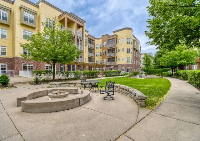 2550-38th-ave-ne-108-saint-anthony-mn-55421/hzid_f7a5c04f