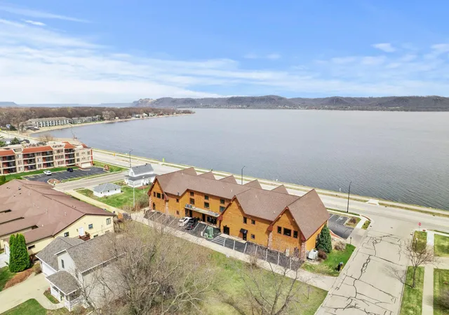 1301-n-lakeshore-dr-202-lake-city-mn-55041/hzid_8ff26c68