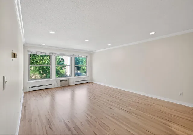 821-douglas-ave-204-minneapolis-mn-55403/hzid_7a9188a8