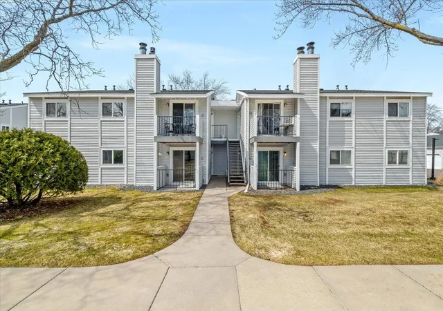 1720-pleasant-st-h-lauderdale-mn-55113/hzid_887807ef