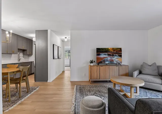 215-barry-ave-s-202-wayzata-mn-55391/hzid_9323d20b