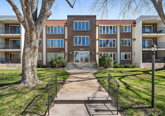 4401-parklawn-ave-301w-minneapolis-mn-55435/hzid_fb2d9a1d