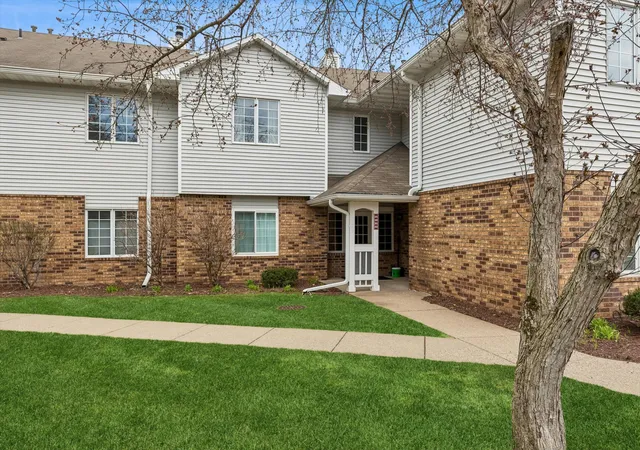 3557-blue-jay-wy-202-eagan-mn-55123/hzid_bb6bde46