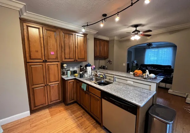 1092-18th-avenue-se-minneapolis-mn-55414/hzid_5ed96652