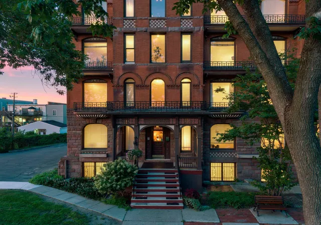 703-laurel-ave-1w-saint-paul-mn-55104/hzid_d628a18d