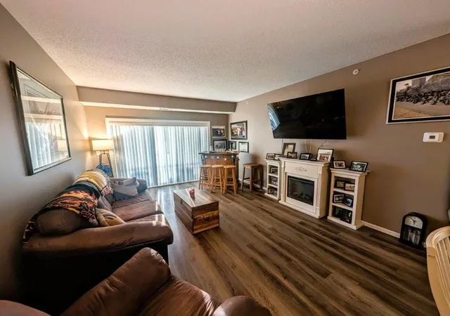 2231-penn-pl-316-north-saint-paul-mn-55109/hzid_58dd2c5f