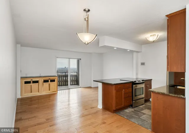 410-groveland-ave-1906-minneapolis-mn-55403/hzid_938424b8