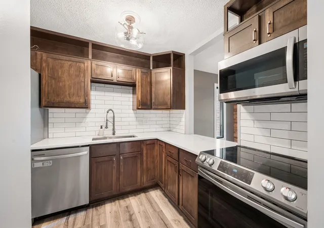 1577-millpond-ct-77-chaska-mn-55318/hzid_0cce6152