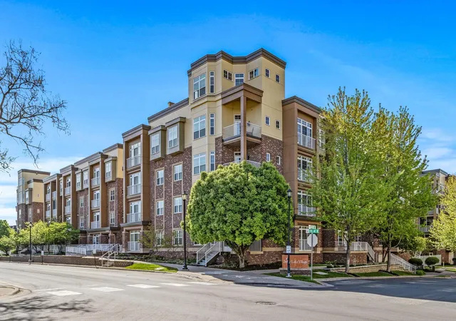 2405-39th-avenue-ne-205-minneapolis-mn-55421/hzid_5795138b