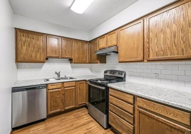 4165-hilltop-point-102-saint-paul-mn-55123/hzid_dba053b2
