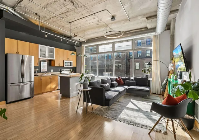 918-3rd-street-n-203-minneapolis-mn-55401/hzid_cf717233