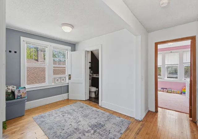1105-rose-ave-e-saint-paul-mn-55106/hzid_5e8ec2e0