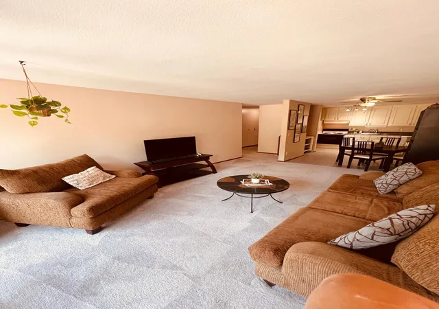 4010-15th-avenue-s-12d-minneapolis-mn-55407/hzid_7f455aeb