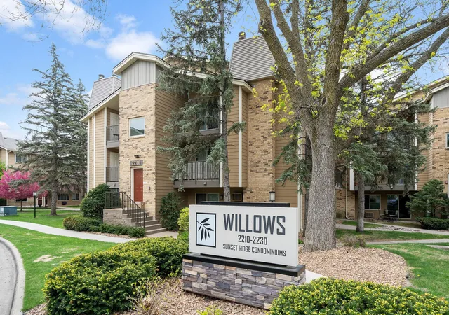 2210-ridge-dr-31-saint-louis-park-mn-55416/hzid_e9724c75