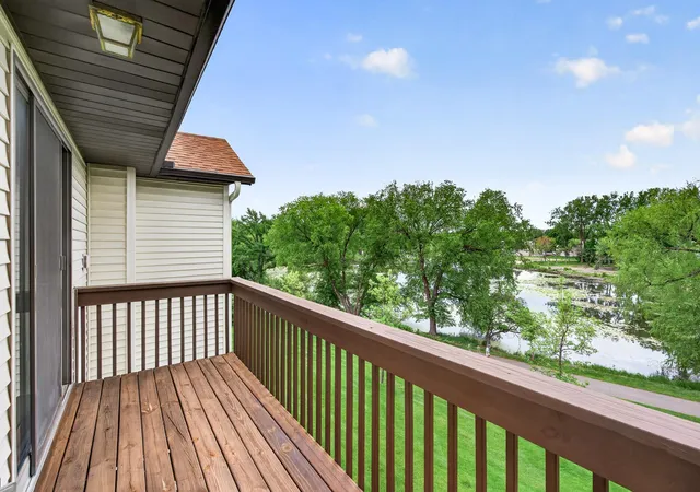 2638-lake-court-dr-30-mounds-view-mn-55112/hzid_8d8a680d
