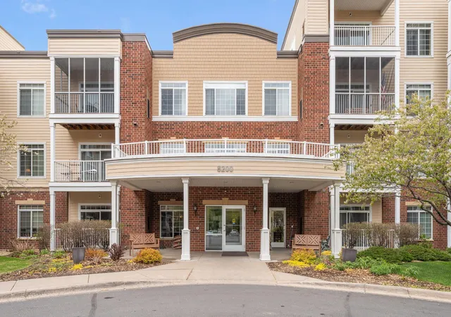8200-w-33rd-street-302-minneapolis-mn-55426/hzid_119a2341