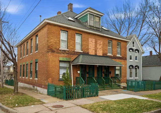 686-virginia-st-saint-paul-mn-55103/hzid_d6e9419b