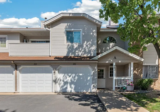 4061-maureen-dr-ne-204ne-columbia-heights-mn-55421/hzid_d18a7594
