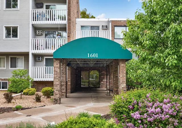 1601-n-innsbruck-dr-379-fridley-mn-55432/hzid_448fea01