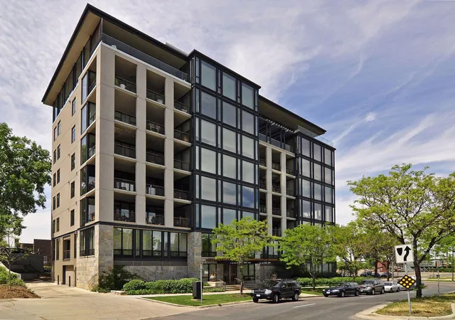 301-kenwood-pkwy-302-minneapolis-mn-55403/hzid_b561274c