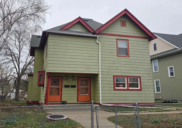 2211-10th-avenue-s-minneapolis-mn-55404/hzid_8c244971