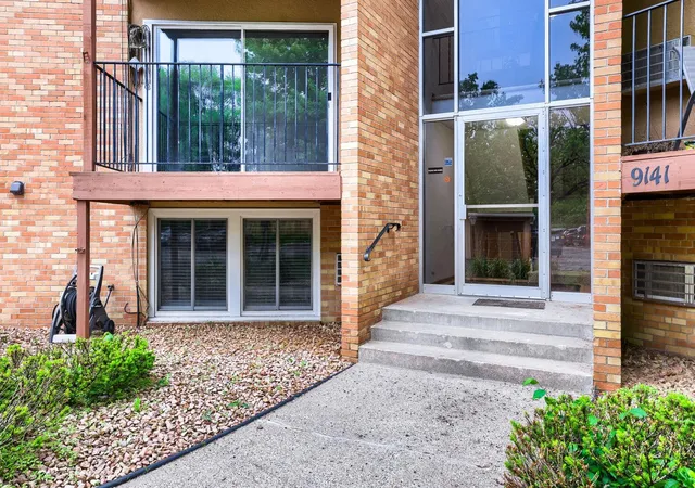 9141-hwy-55-203-golden-valley-mn-55427/hzid_5c72a001