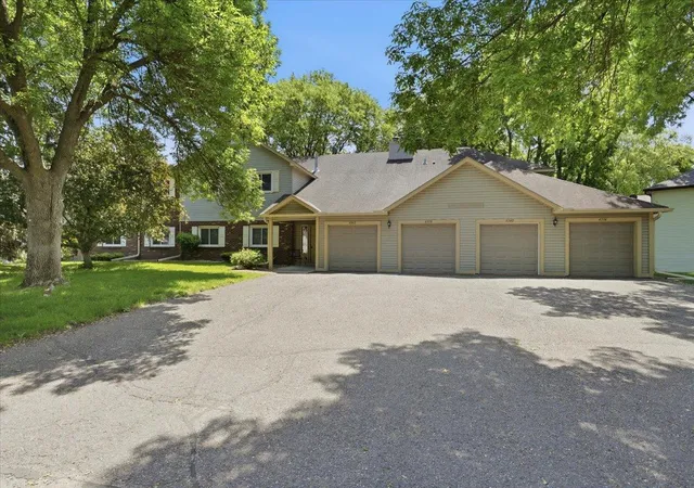 4342-buckingham-ct-vadnais-heights-mn-55127/hzid_1fd963fa