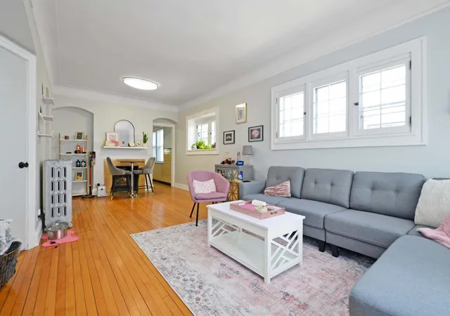 3324-hennepin-ave-minneapolis-mn-55408/hzid_12f7f2b8