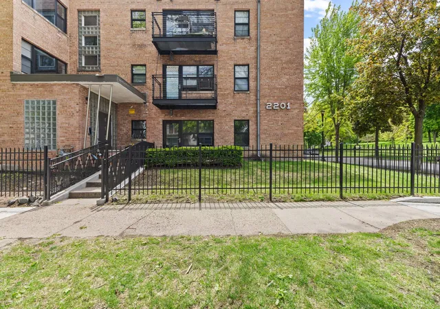 2201-3rd-avenue-s-302-minneapolis-mn-55404/hzid_410528c9