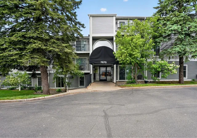 7675-142nd-street-w-215-saint-paul-mn-55124/hzid_d2032f40