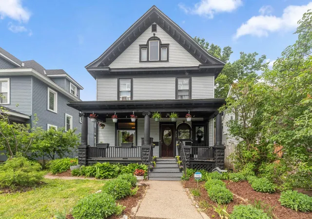 2740-16th-avenue-s-minneapolis-mn-55407/hzid_eb30a6c2