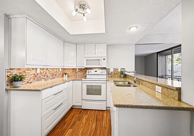 6085-lincoln-dr-122-edina-mn-55436/hzid_9f4d4b4c