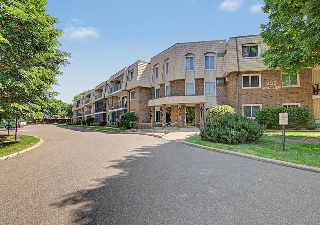 255-westview-dr-111-west-saint-paul-mn-55118/hzid_ccf4343d
