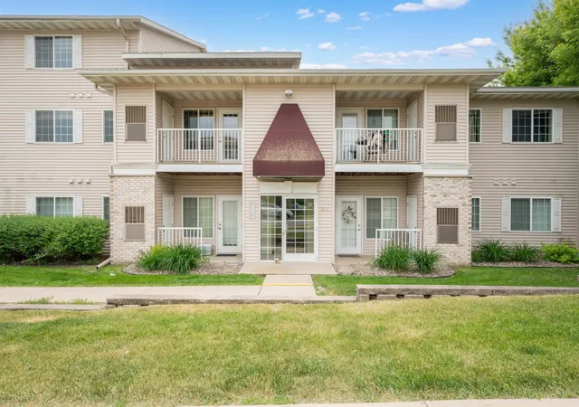 3812-9th-st-nw-c-rochester-mn-55901/hzid_80e9a3d1