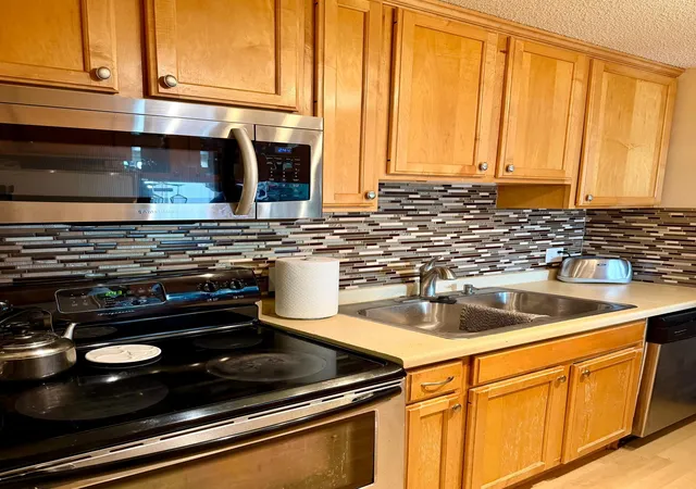 4110-rahn-rd-202-saint-paul-mn-55122/hzid_2e64d2de