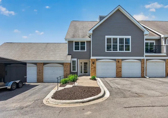5988-chasewood-pkwy-1-minnetonka-mn-55343/hzid_11170332