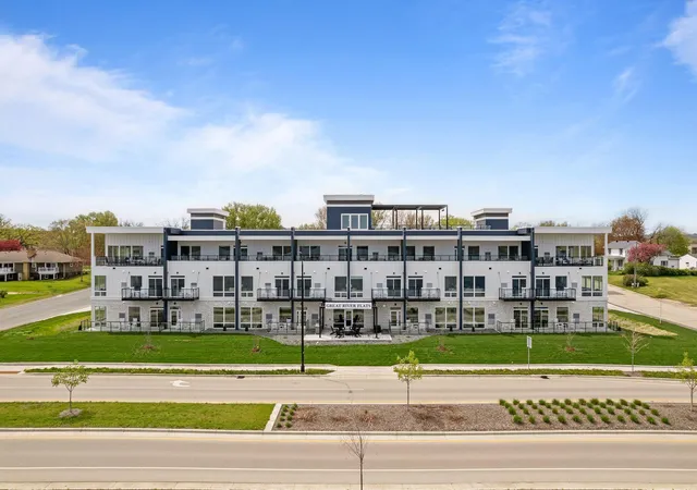 907-n-lakeshore-dr-204-lake-city-mn-55041/hzid_91bc666a