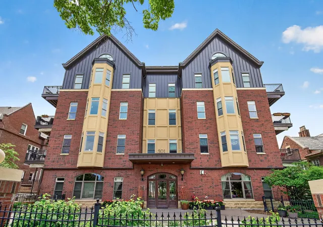 301-clifton-ave-1a-minneapolis-mn-55403/hzid_4b41355b
