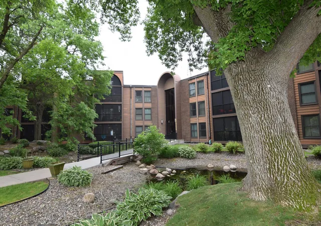 9600-portland-ave-s-205-minneapolis-mn-55420/hzid_77569dbc