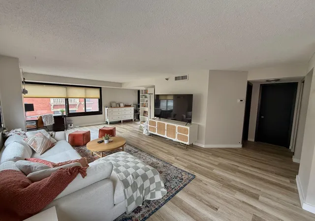 26-10th-st-w-402-saint-paul-mn-55102/hzid_bbbb8d81