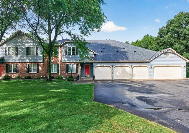 2576-moundsview-dr-7-mounds-view-mn-55112/hzid_d5655bb8