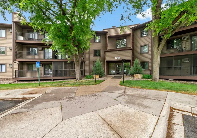 7301-w-101st-st-210-bloomington-mn-55438/hzid_65e0be81
