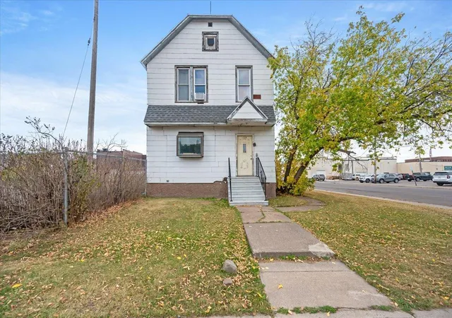 1028-banks-ave-superior-wi-54880/hzid_037c8f10