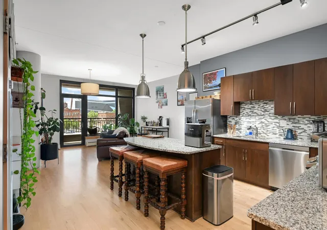 1120-s-2nd-st-316-minneapolis-mn-55415/hzid_e61e1c7f