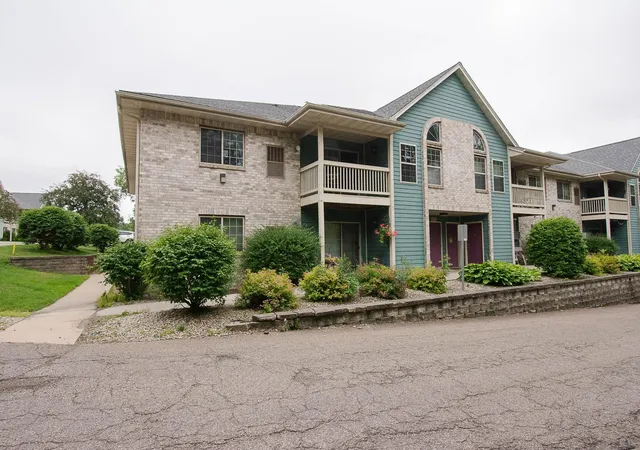 1876-deerhaven-ln-ne-2-rochester-mn-55906/hzid_b5fcd38f