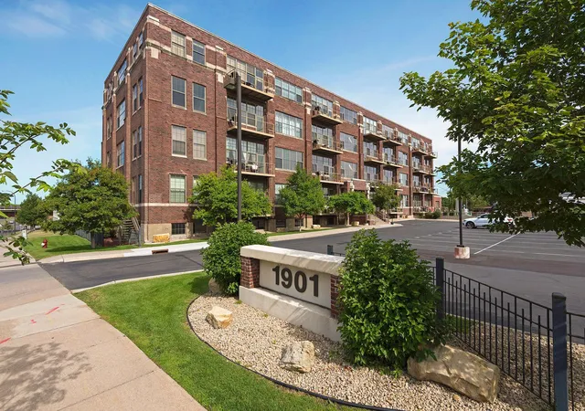 1901-e-hennepin-ave-305-minneapolis-mn-55413/hzid_5a76d3c7