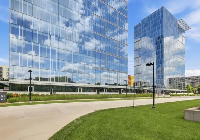 8161-33rd-ave-s-804-bloomington-mn-55425/hzid_d314d85b