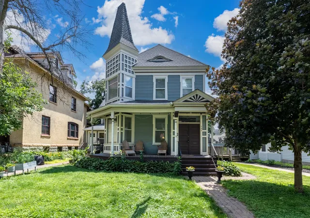 546-ashland-ave-saint-paul-mn-55102/hzid_cc79409f
