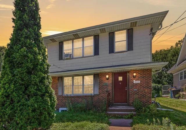 921-weeks-ave-se-minneapolis-mn-55414/hzid_3958f208