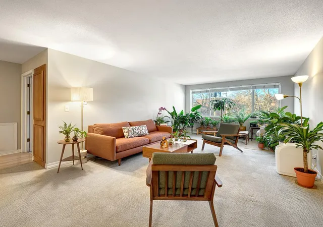 2700-w-44th-st-315-minneapolis-mn-55410/hzid_df9b7d67